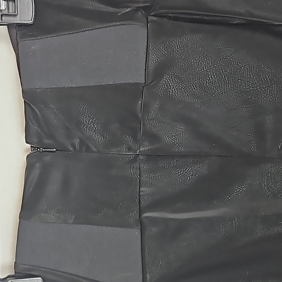 Guess Black Textured Dress Pants - Picture 5 of 8